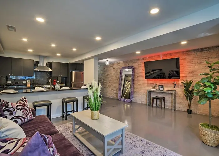 Apartment Vacation Near Michigan!