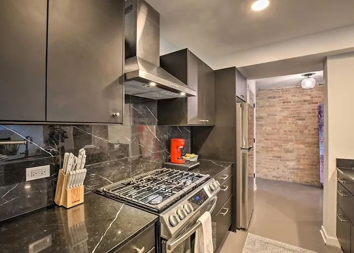 Vacation Near Michigan! Apartment *
